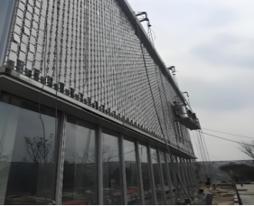 Dynamic Architectural Facade with Light-Reflecting Kinetic Tiles